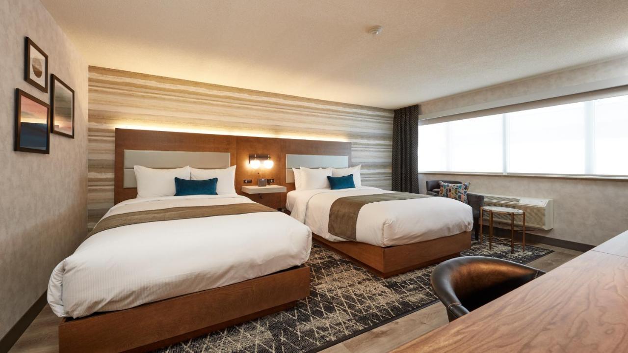 Business Room with Two Queen Beds - Fully Renovated 2021