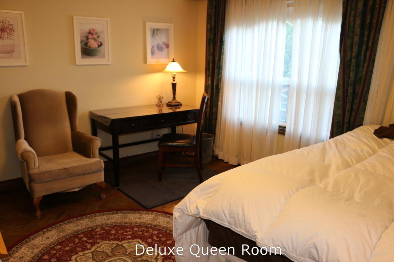 Deluxe Queen Room