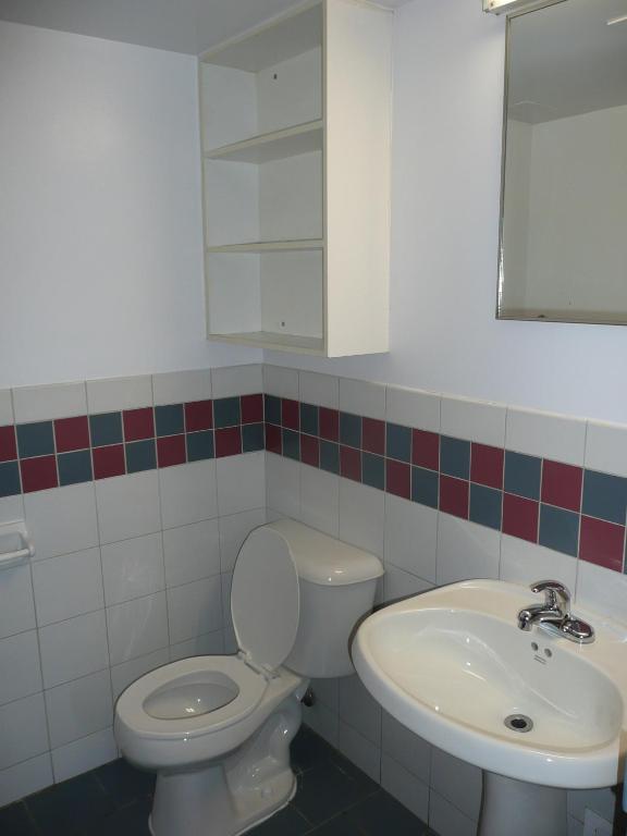Single Room with Shared Bathroom