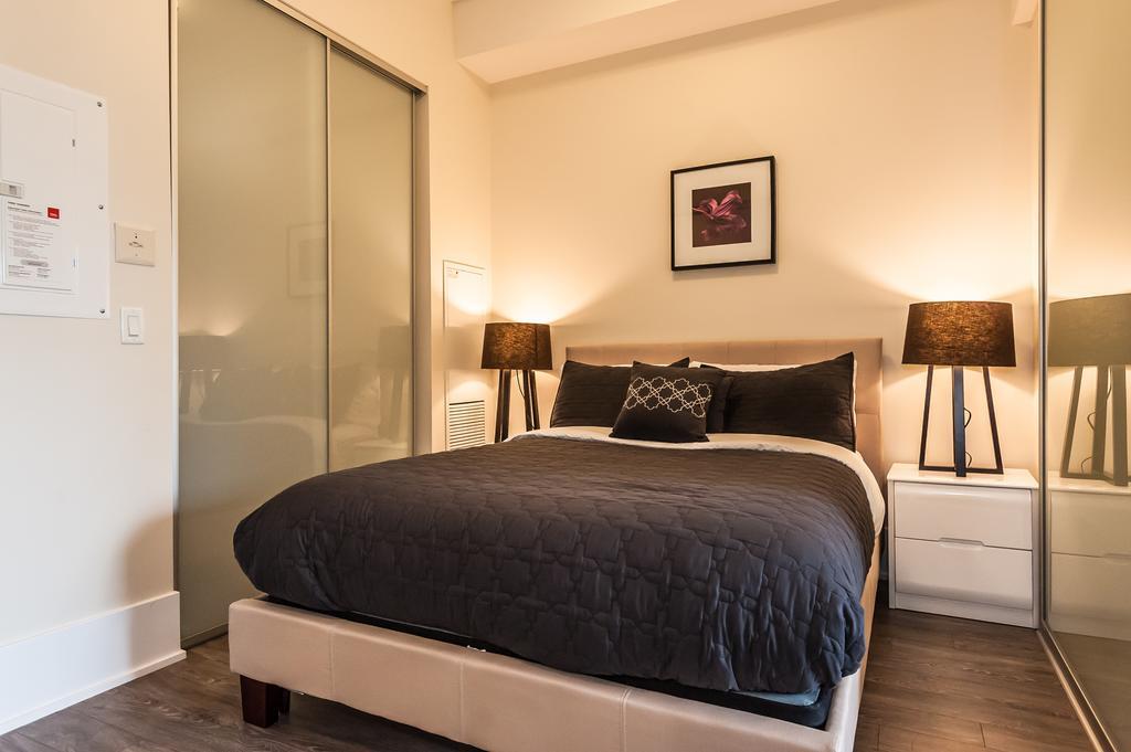 One-Bedroom Apartment with Balcony