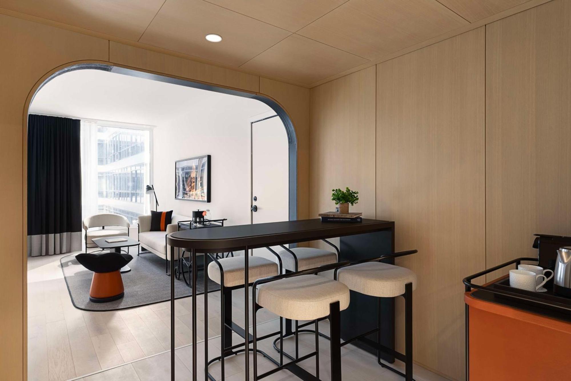 One-Bedroom King Suite,1551453202:JPEG