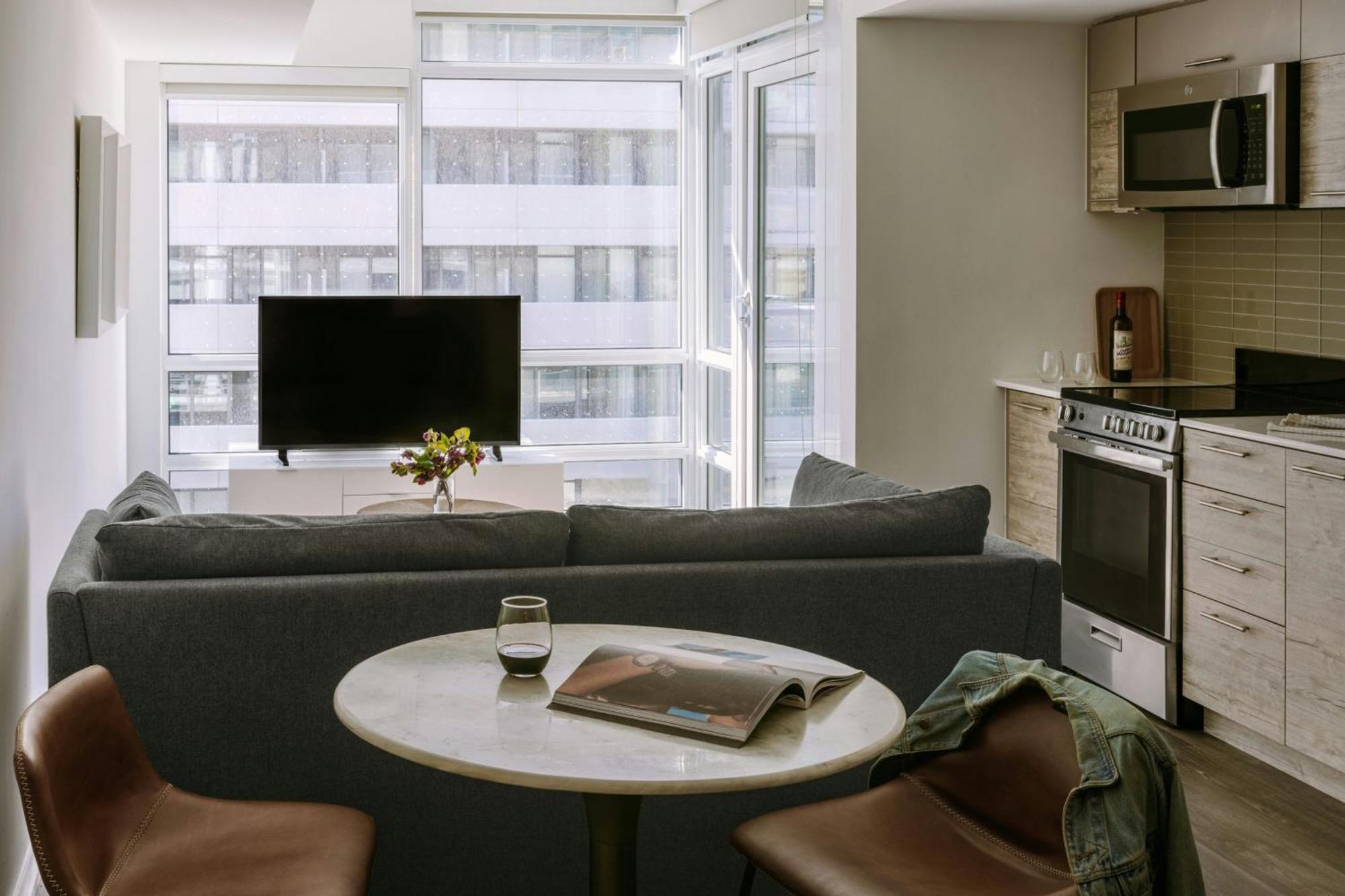 One-Bedroom Superior Apartment Queen Bed,1674784718:JPEG
