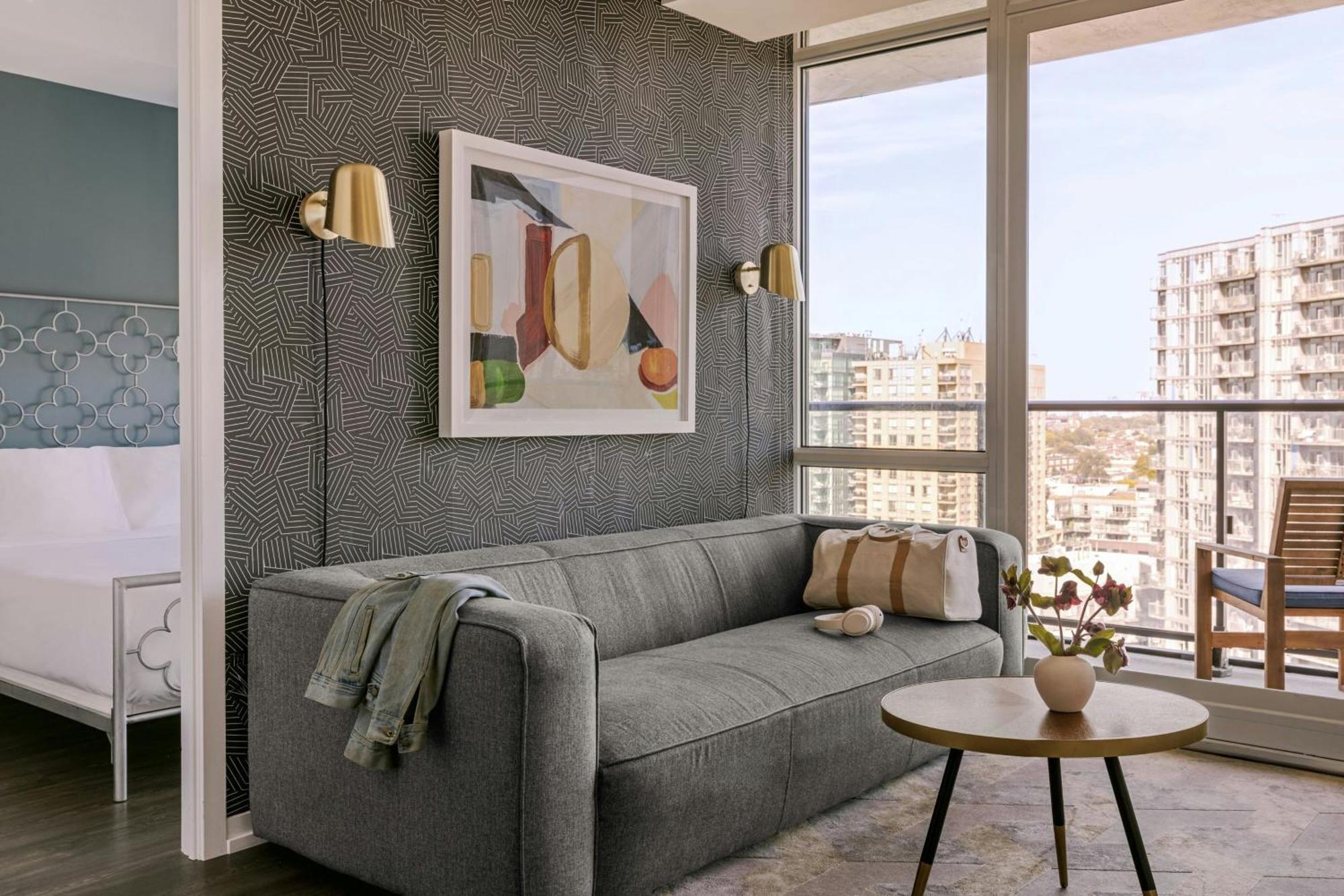Two-Bedroom Apartment One Queen Bed One Double Bed,1674784701:JPEG