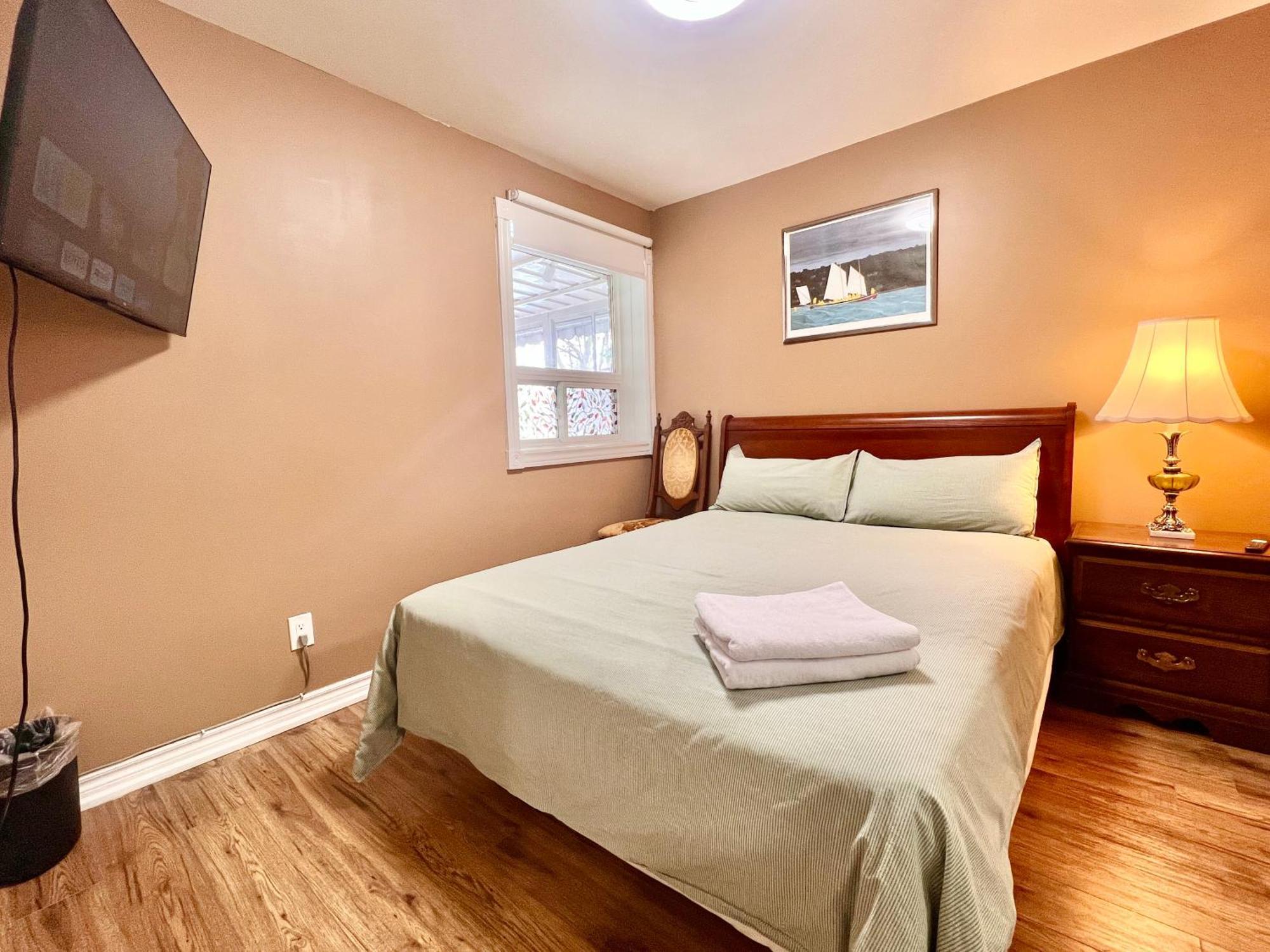Queen Room with Shared Bathroom