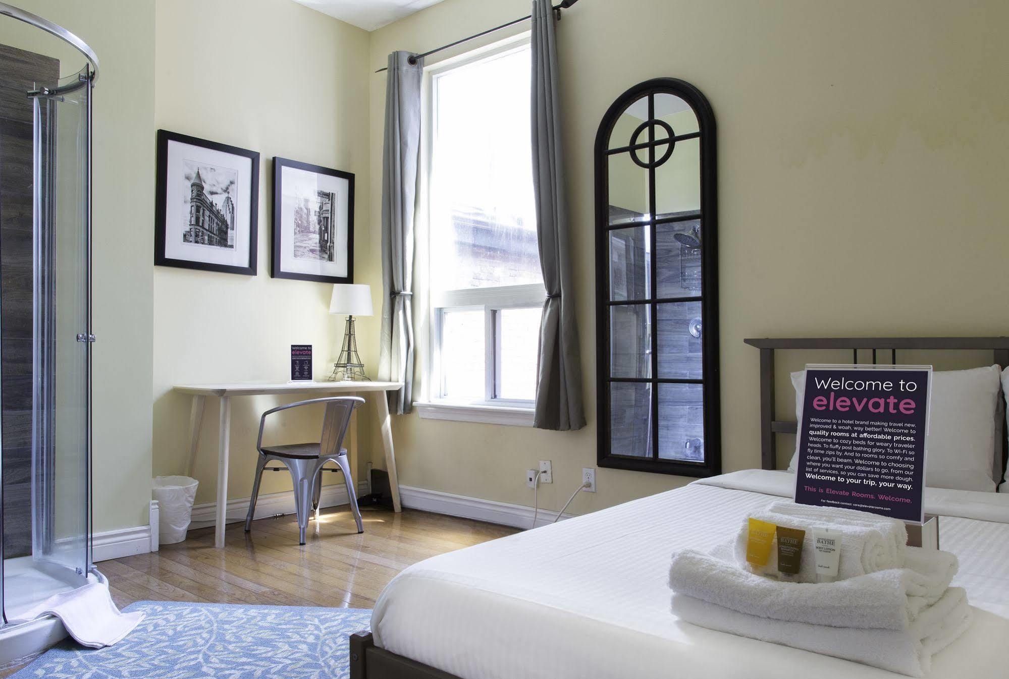 Deluxe Queen Room