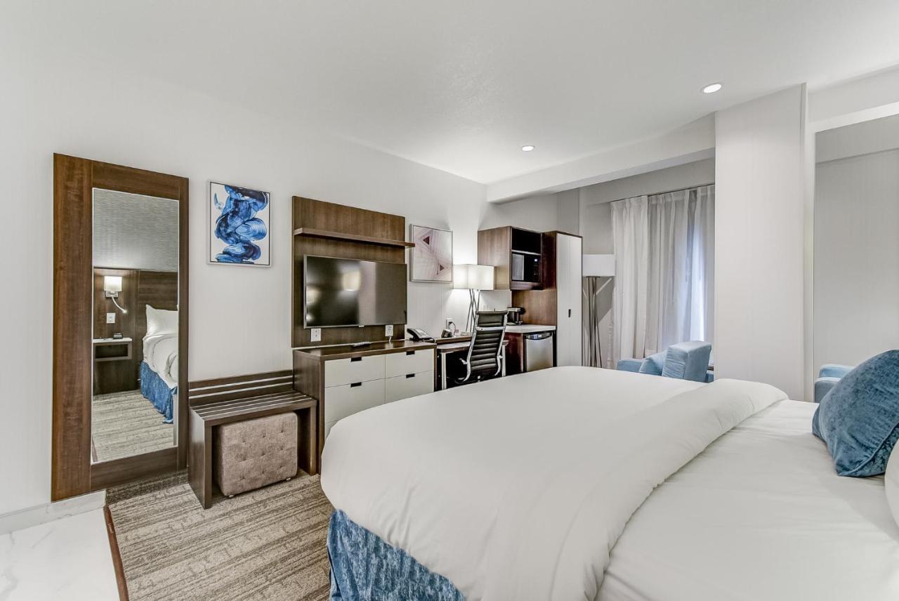 King Suite with Jacuzzi