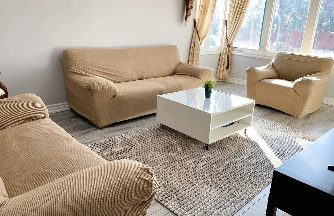 Spacious Mbr Near Kennedy Subway & Go-1