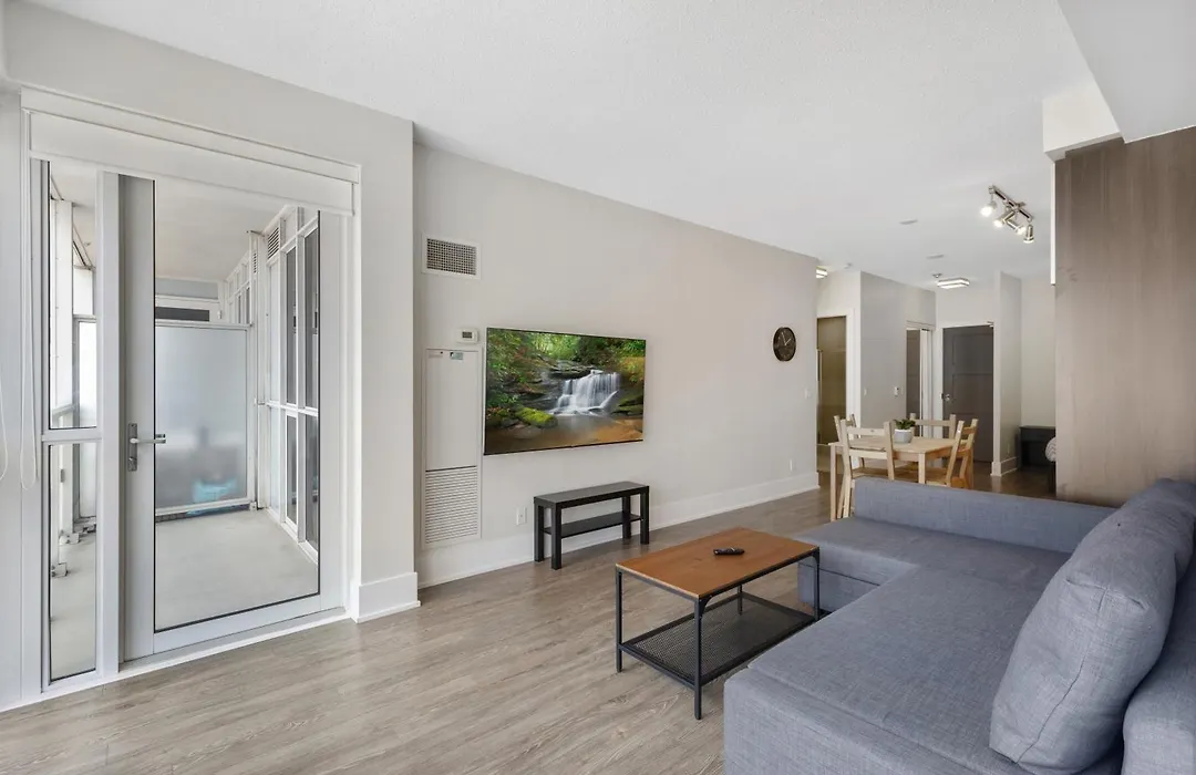 2Bedroom Cn Tower And Water Views - Free Parking - Rooftop Pool-1