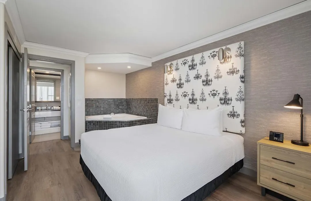Sandman Signature Toronto Airport Hotel-1