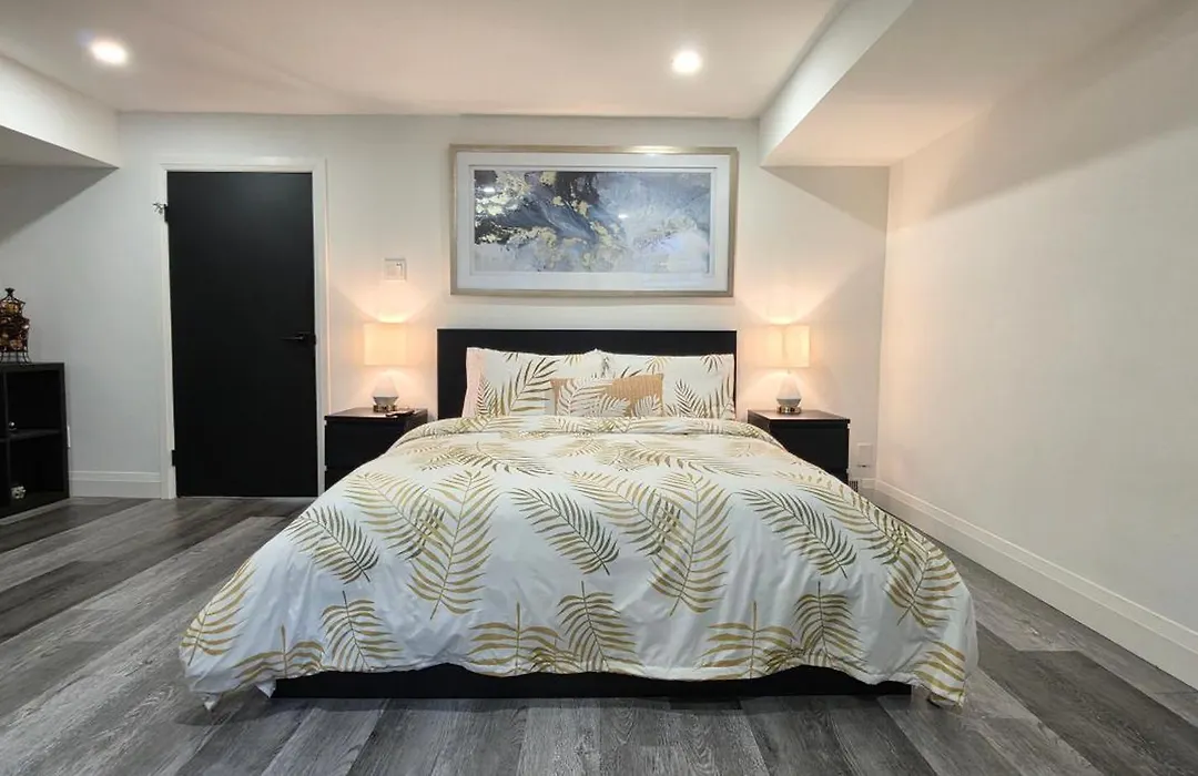 Renovated Guest Suite Near The Lake & High Park In Toronto!-1
