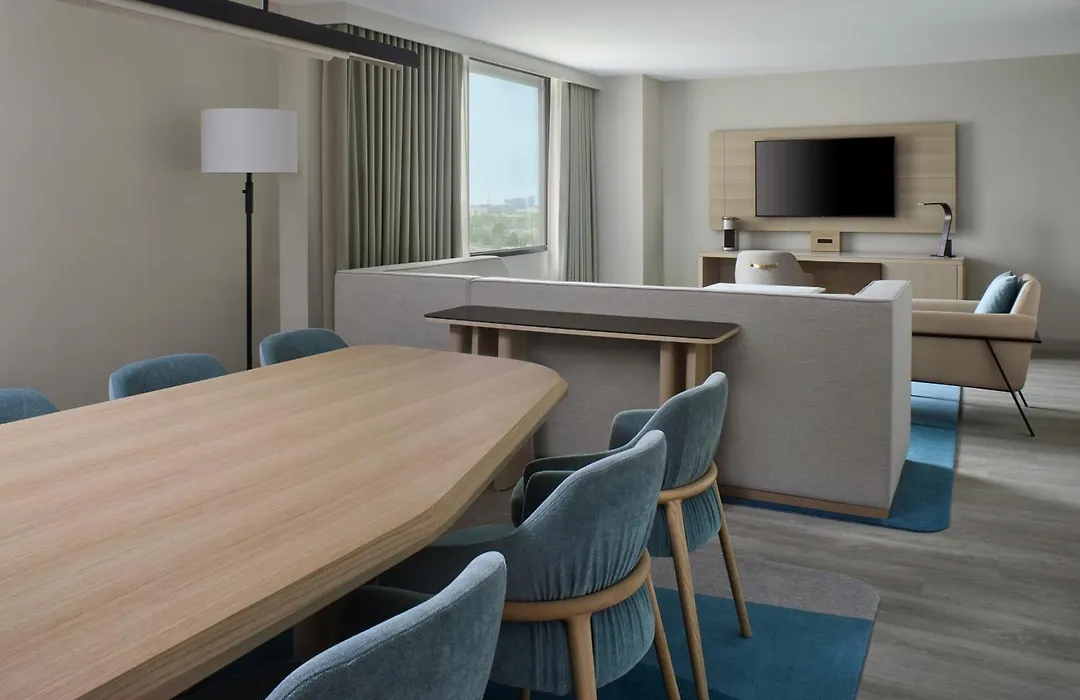 Toronto Airport Marriott Hotel-1