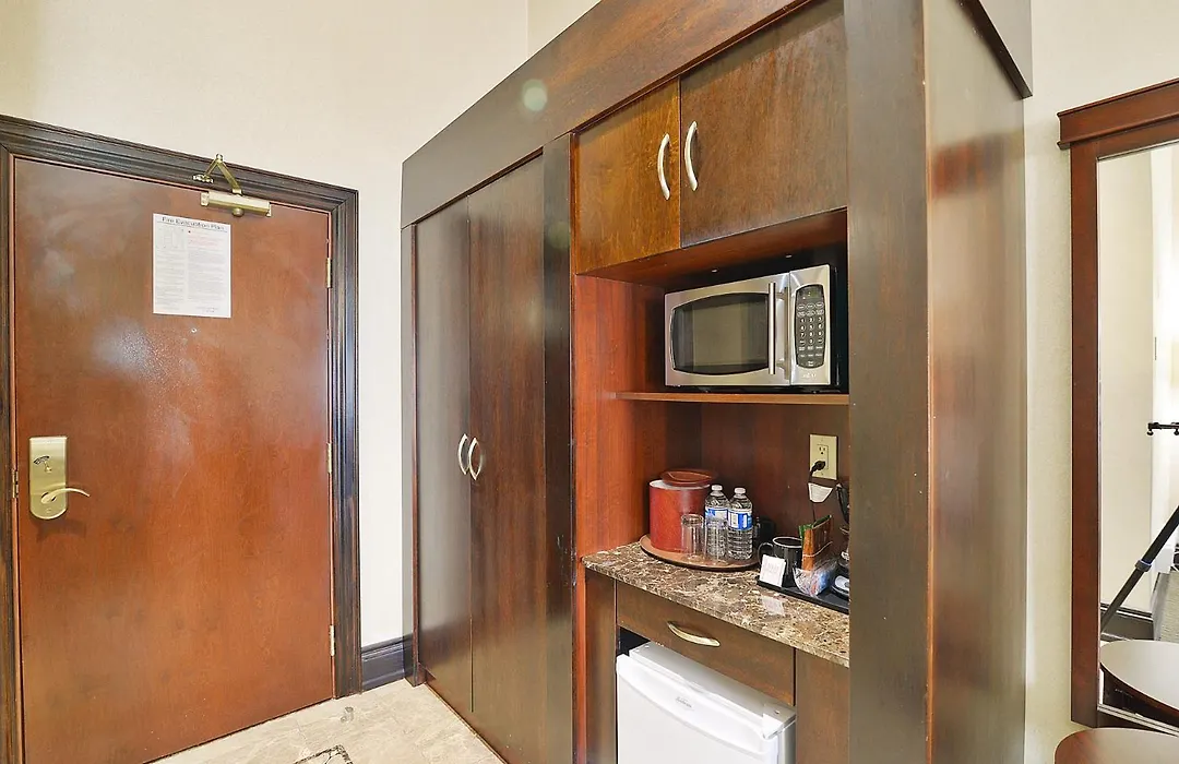 Woodbine Hotel & Suites-1