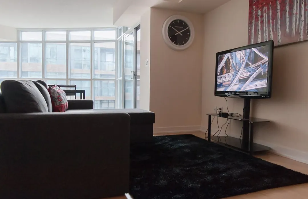 N2N Suites - Downtown Lake & City View Apartments-1