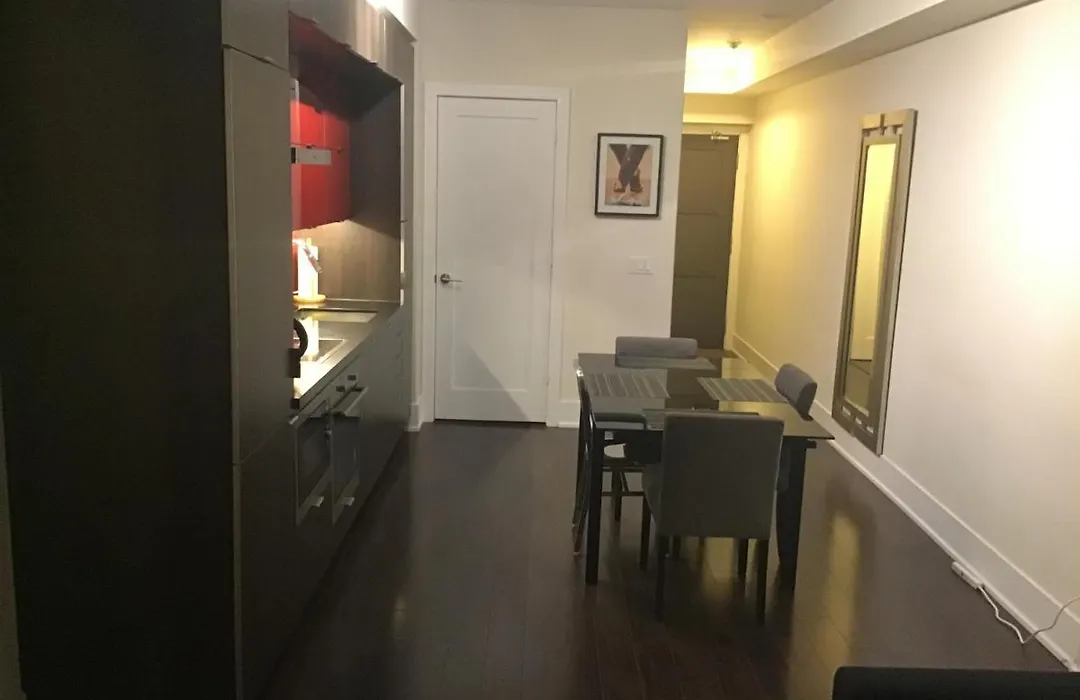 Luxury Condo On Cn Tower-1