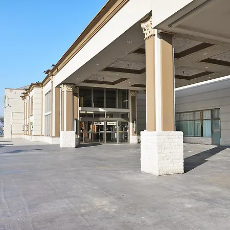 Woodbine Hotel & Suites-3