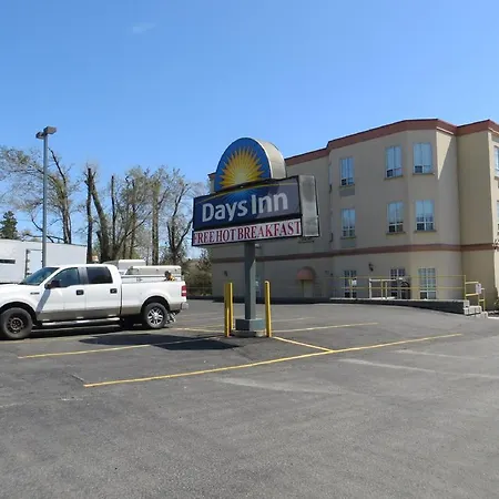 Days Inn By Wyndham Toronto East Lakeview-2
