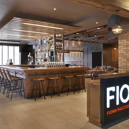 Four Points By Sheraton Toronto Airport East-3