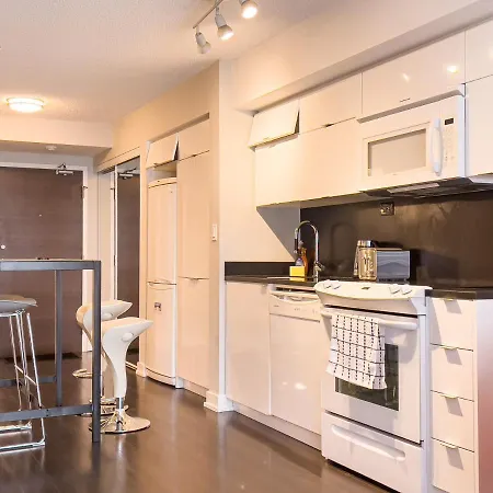 Downtown 2Bed Free Parking-2