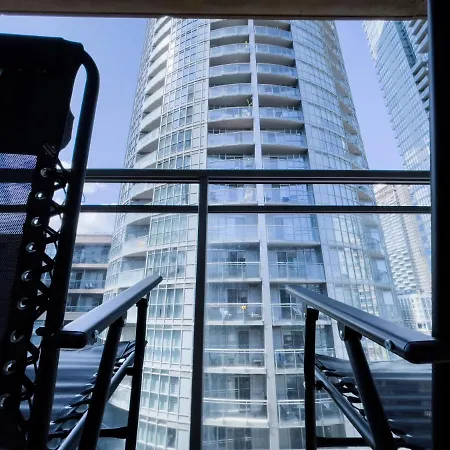 Downtown 2Bed Free Parking-3
