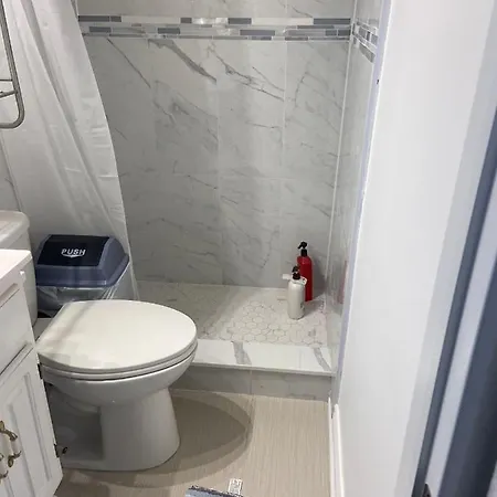 Budget Quad Room With En Suite Bathroom 36B-3