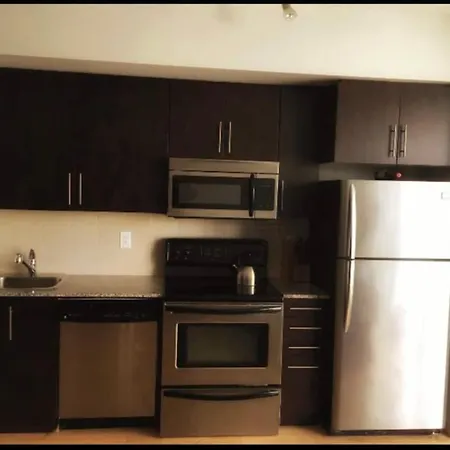 Beautiful Unit In Heart Of Downtown Toronto-3