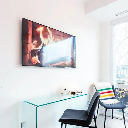 Elegant Downtown Home-3