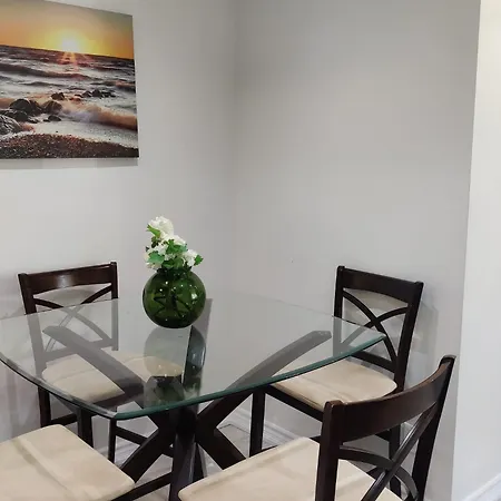 Spacious Mbr Near Kennedy Subway & Go-3