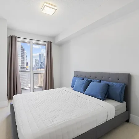 2Bedroom Cn Tower And Water Views - Free Parking - Rooftop Pool-3