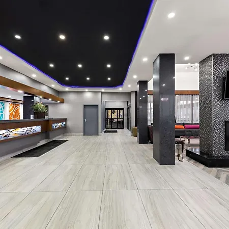 Best Western Plus Toronto North York Hotel & Suites-2