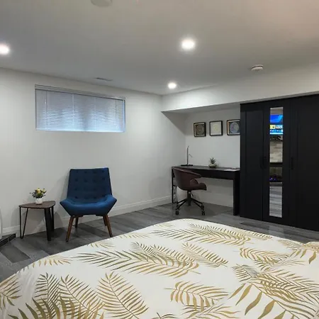 Renovated Guest Suite Near The Lake & High Park In Toronto!-3