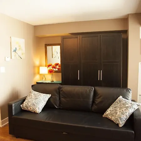 Red Maple Suites - Blue Jays Way-2