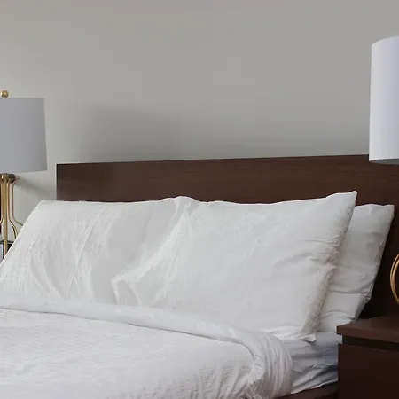 Atlas Suites- Furnished Apartments-College Street, Toronto-3