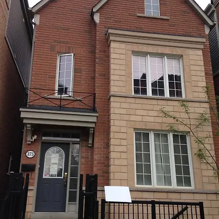 Toronto North Travelers Home-3