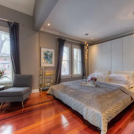 Downtown Luxury Victorian Retreat-3