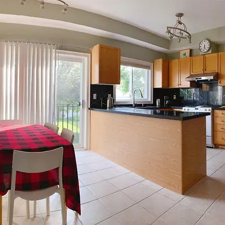 Nice Rooms With Private Bath In Mid Town Toronto-2